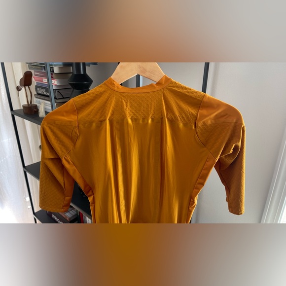 NWOT Rapha Pro Team Aero Jersey Orange Men’s Medium - Picture 4 of 5